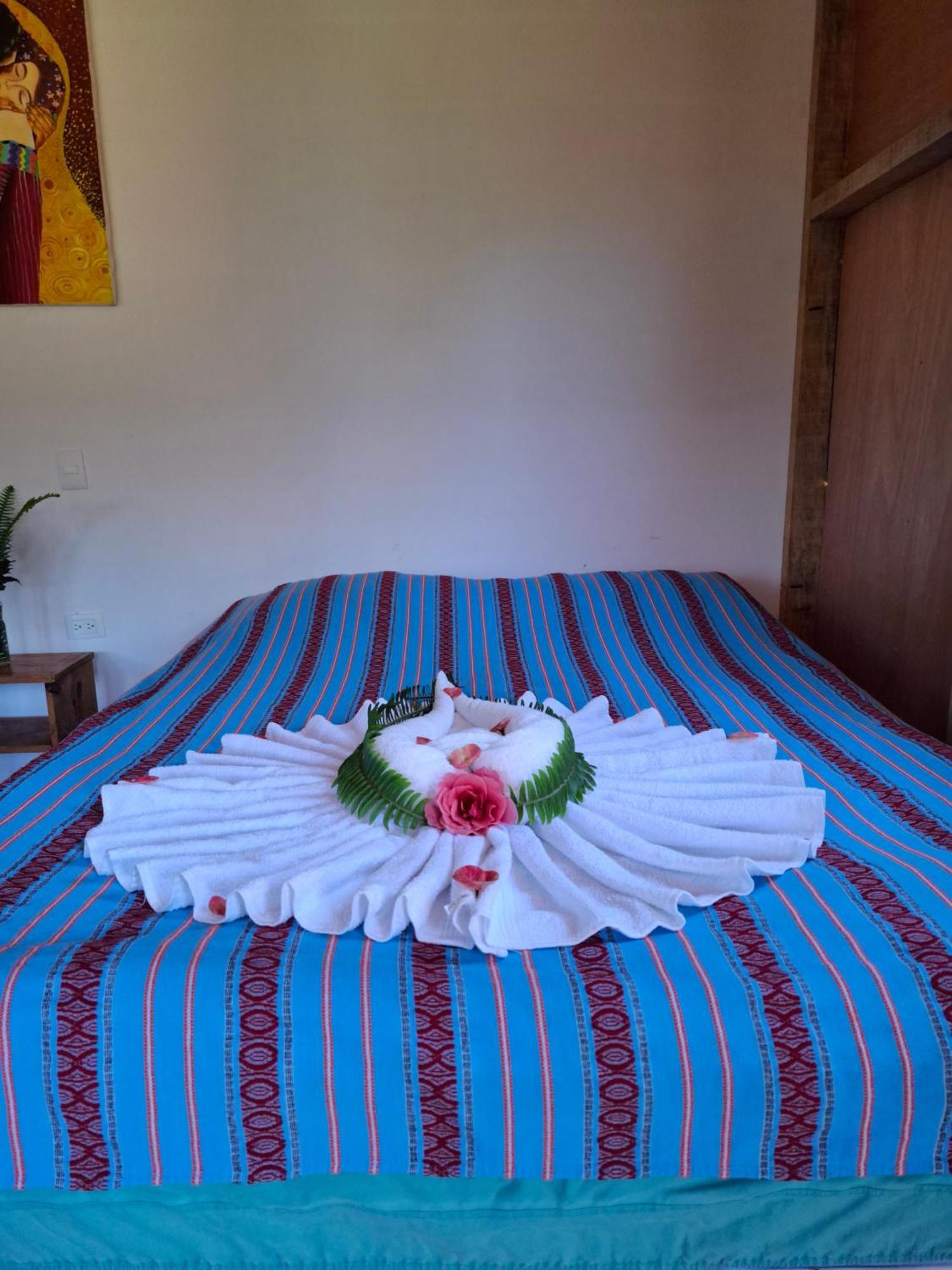 Eco-Hotel Mayachik San Juan La Laguna Eksteriør bilde